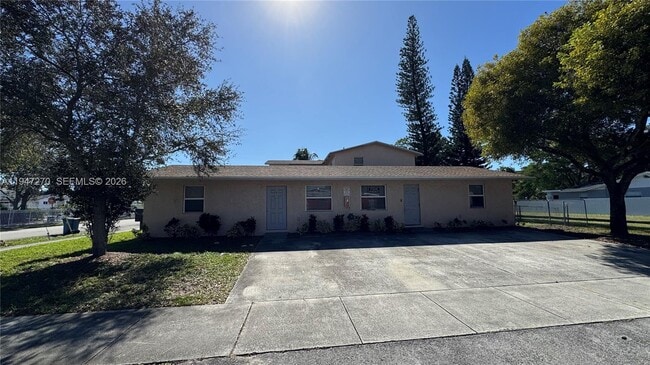 Building Photo - 2099 NW 26th Ave Unit 1-D