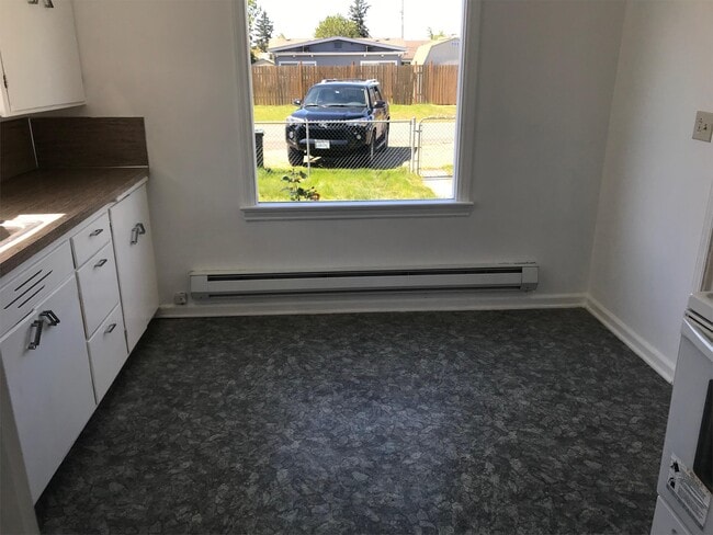 Photo - 6833 S Pine St