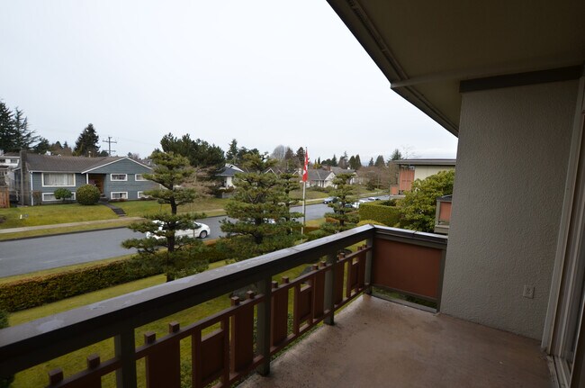 Photo - Willow Gardens