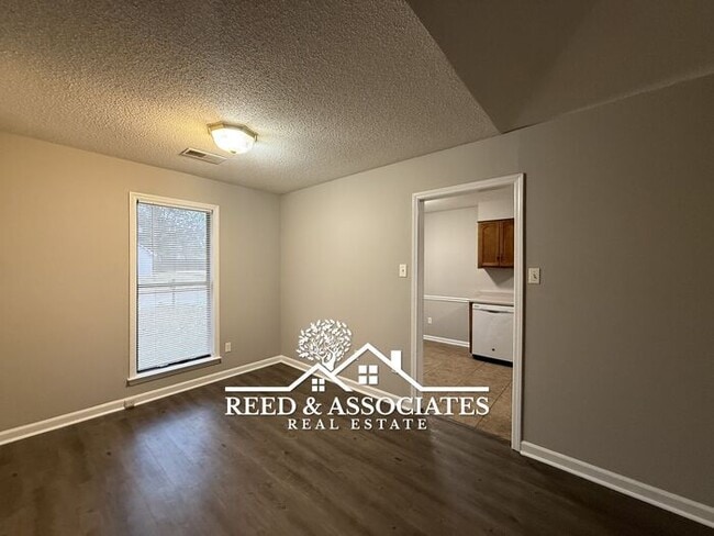 Photo - Charming Home Located in Quiet Cove!