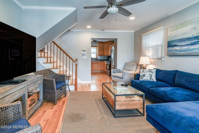 Photo - 6 1/2 Embury Ave