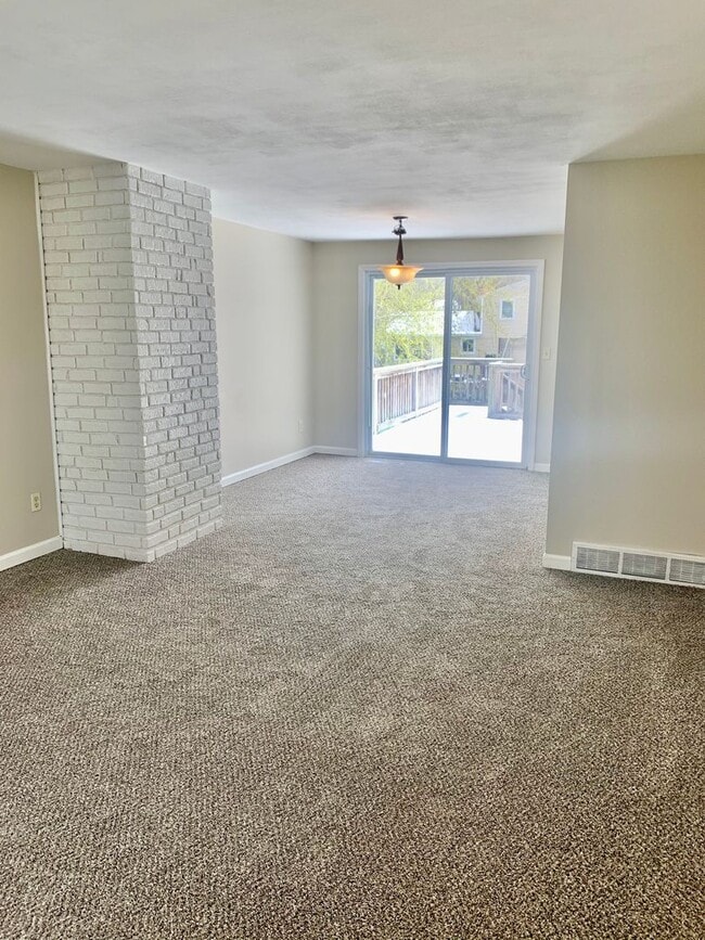 Photo - 8038 Evesborough Dr