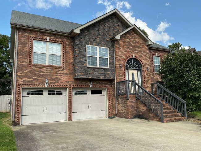 Photo - 1712 Apache Way