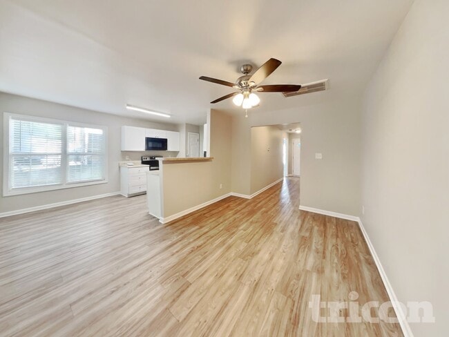 Photo - 128 Randolph Dr