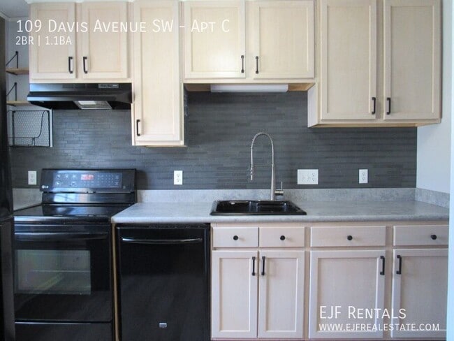 Photo - 109 Davis Ave SW Unit Apt C