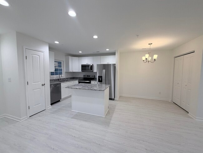 Photo - 179 Charter Dr