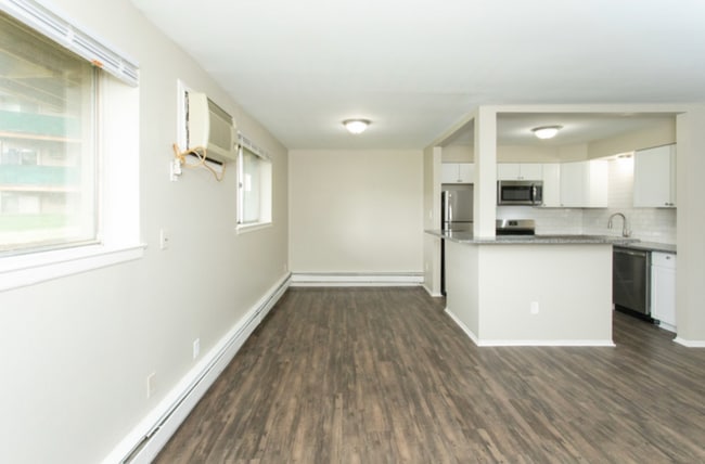 Photo - 23700 W Warren Ave