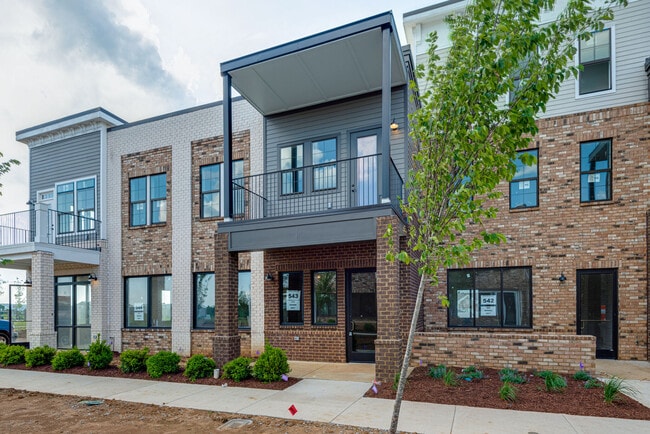 Photo - 413 Ronan Way Townhome