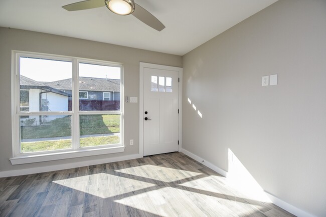 Photo - 6522 De Priest St Unidad B