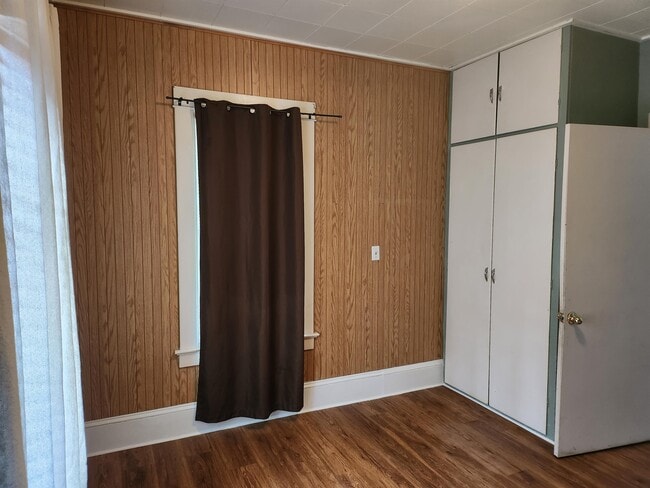 Photo - 610 W Water St