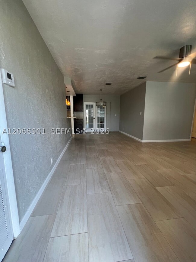Photo - 5271 NE 8th Ave