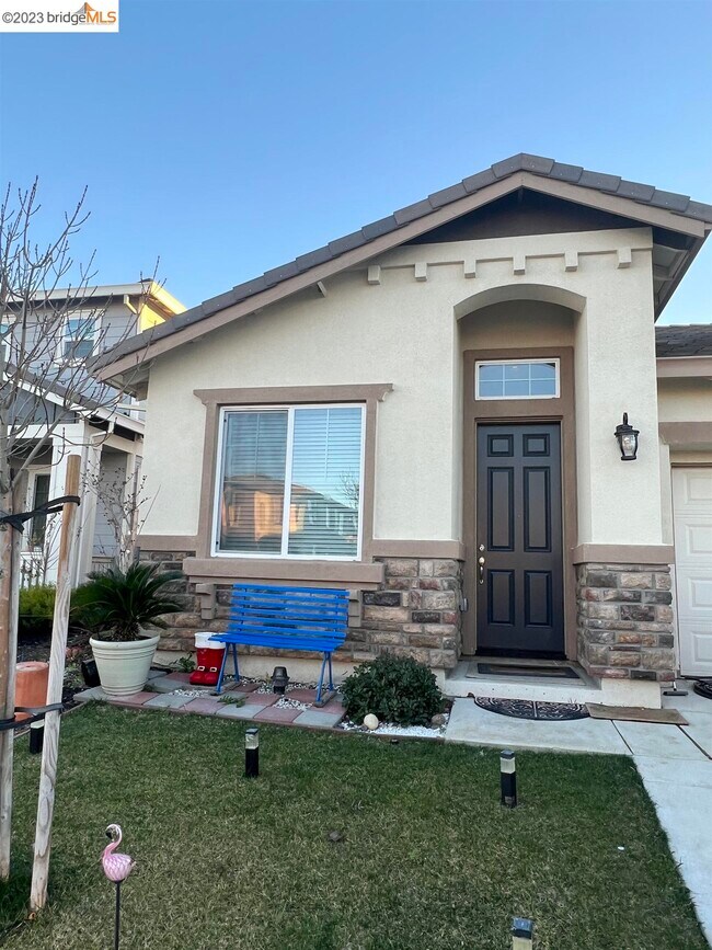 Photo - 5460 Chamberlain St