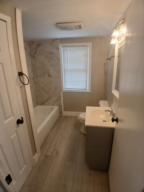 Building Photo - 2301 N Rosewood Ave Rental