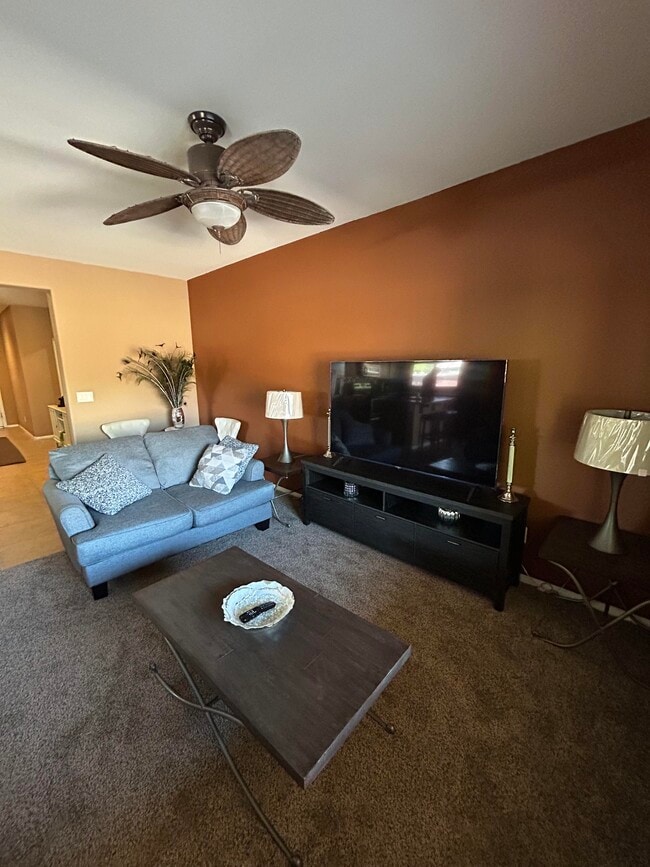 Sala de estar - 4936 Semifonte Dr