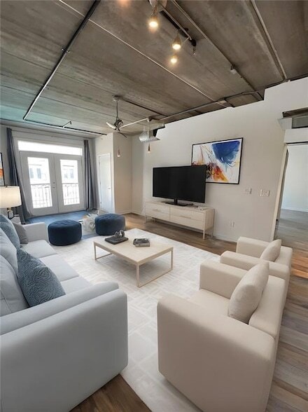 Building Photo - 800 Peachtree St NE Unit 1407