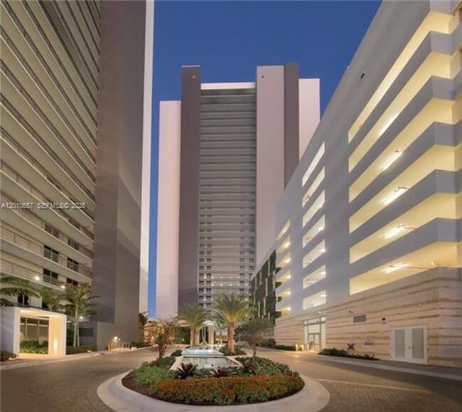 Building Photo - 16385 Biscayne Blvd Unit 16385 Biscayne Blvd # 717