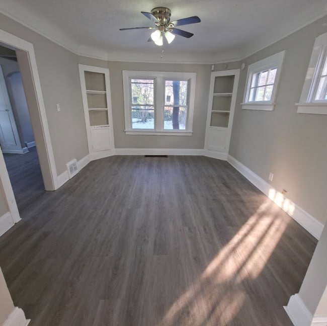 Photo - Single Family Home 3 beds 2 bath Available Now!