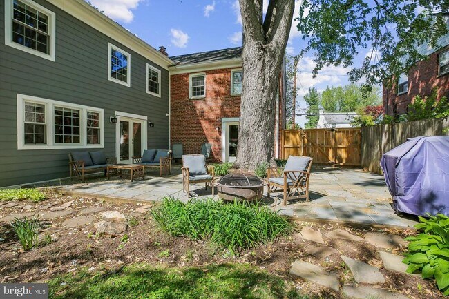 Photo - 1812 Brisbane St