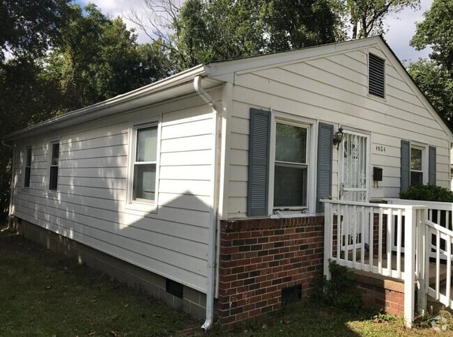 Building Photo - 3 bedroom house on quiet dead end! All ele...