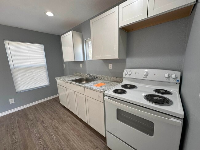 Photo - 1512 Kemp Blvd