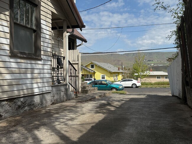 Newly Renovated Duplex