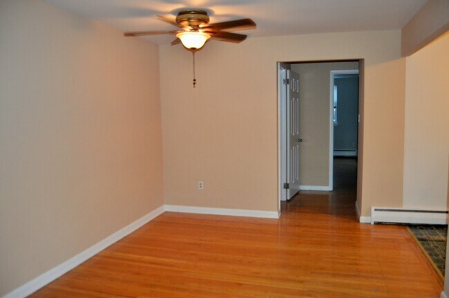 Photo - 7815 Queen St Unit 7815-A