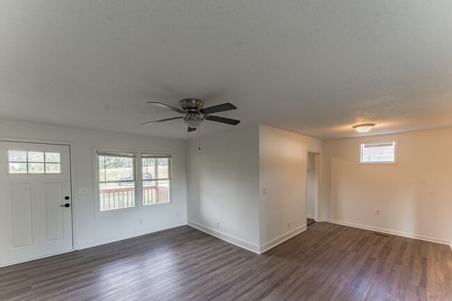 Photo - 6619 State Line Rd