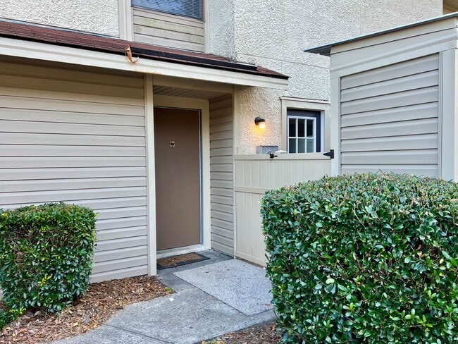 Photo - AVAILABLE MID-MARCH 2026! (Small Dogs Only)