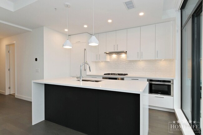 Photo - Beautiful 2 Bed + Flex Condo in White Rock! Unit 1302