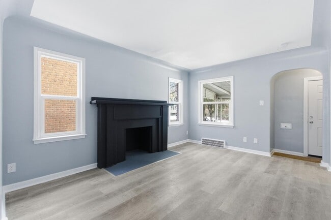 Photo - 9233 McKinney St