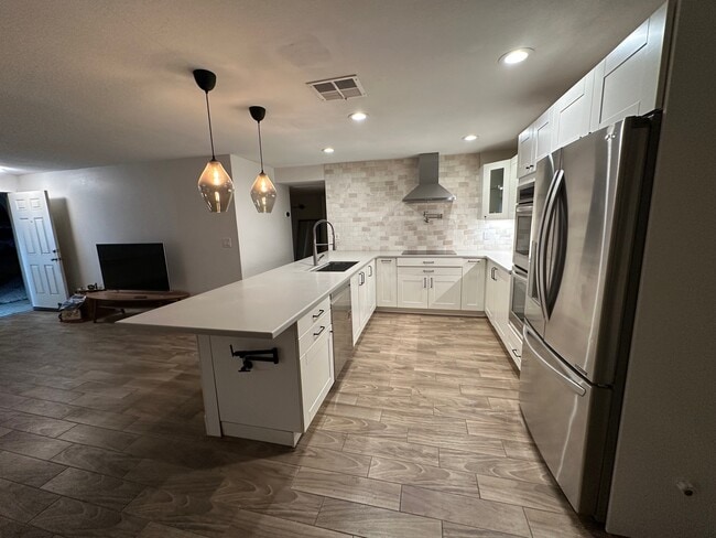 Kitchen - 7970 W Elm St