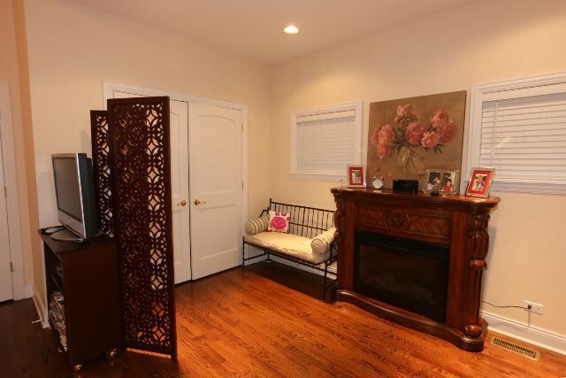 Photo - 1119 W George St Unit 2C