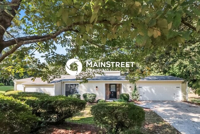 Photo - 3 Bedroom Pet-Friendly Home in Marietta, GA with Main Street Renewal