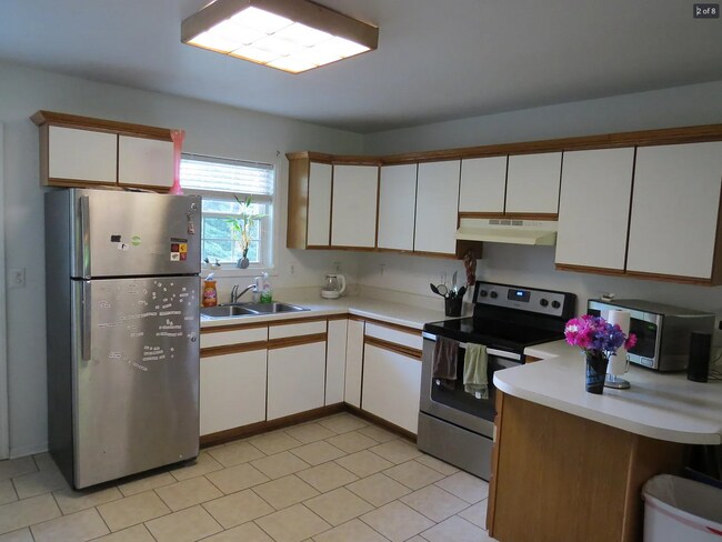 Photo - 323 Parker Farm Rd Unit B