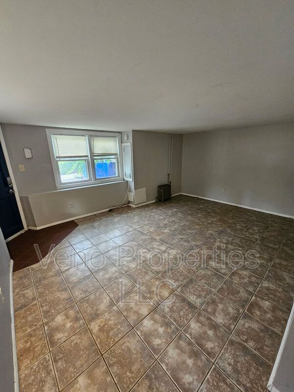 Photo - 293 Hudson Ave