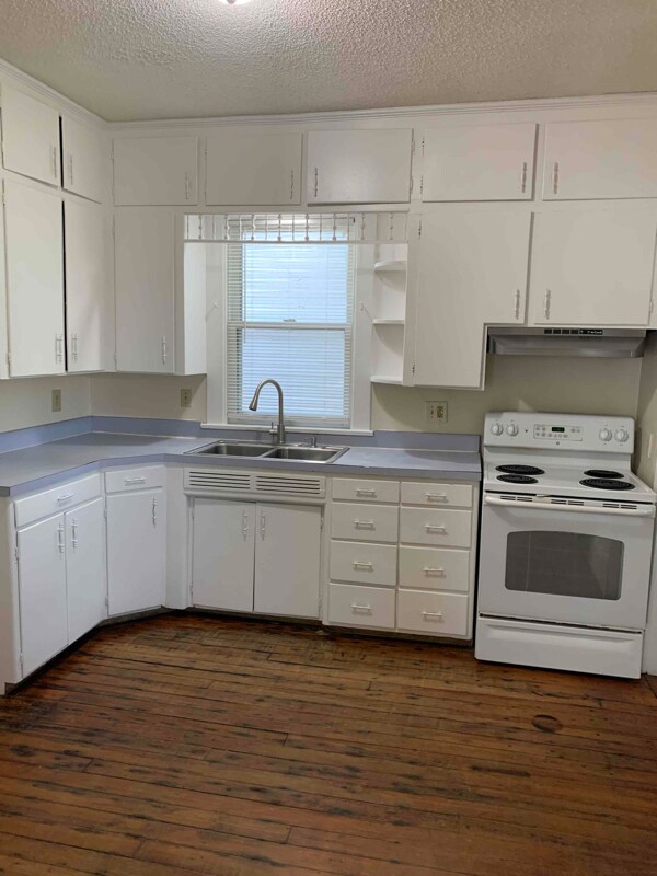 734 SW Lindenwood Ave Rental House Rental in Topeka, KS