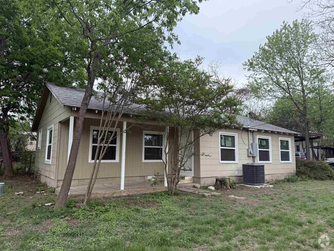 Building Photo - 801 Northington St Rental