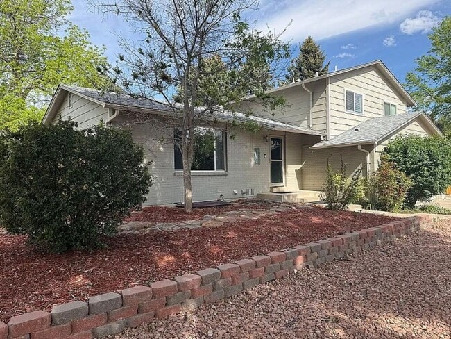 Photo - Beautiful Updated 5 Bed 3.5 Bath House in Central Fort Collins!