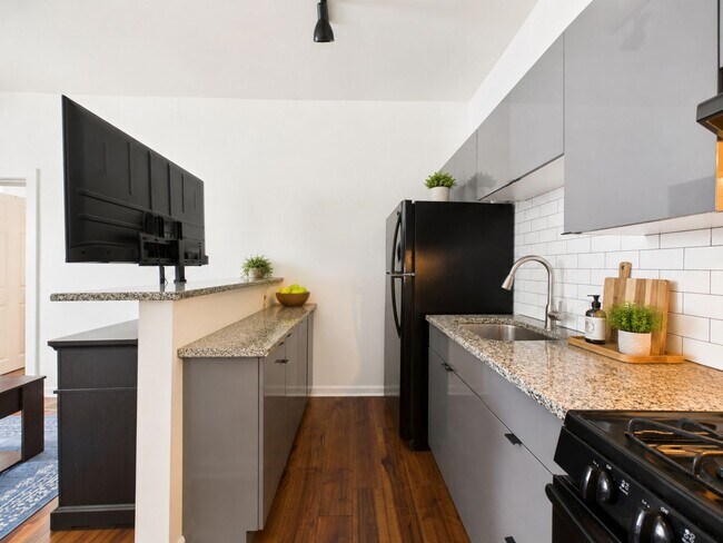 Photo - 2600 E Somerset St Unidad 2