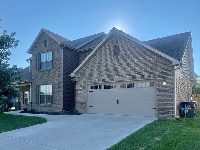 Building Photo - Large Kokomo Home!