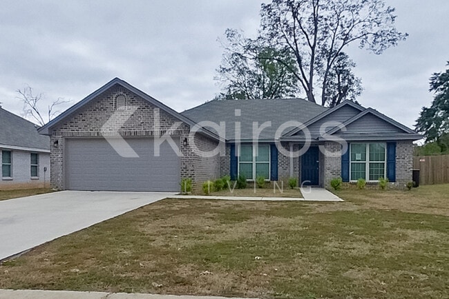 Building Photo - 818 Heather Dr