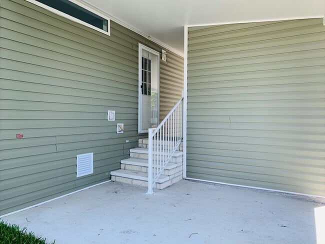 Photo - 185 Millwood Rd