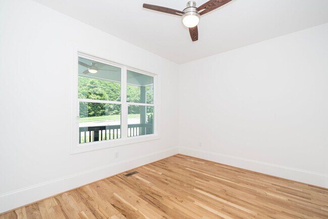 Photo - 3807 Burt Dr