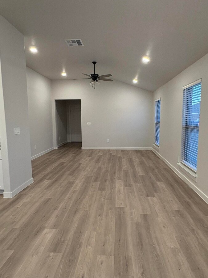 Photo - 2121 Langford Ave