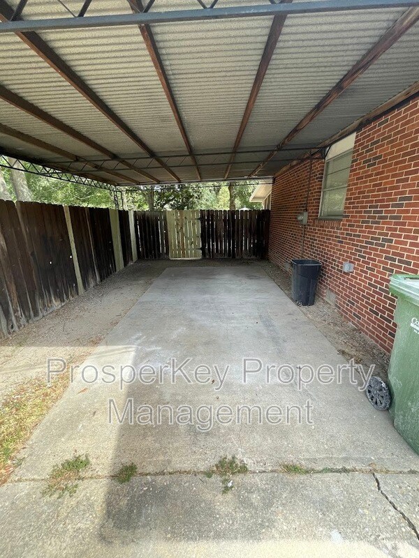 Photo - 4905 Wellborn Dr