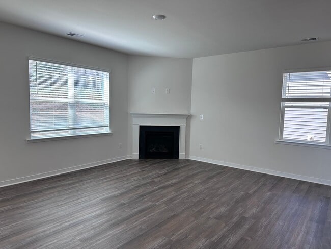 Photo - Brand-New  5-Bedroom Home in the Hamptons at Hickory with Modern Upgrades and Move-In Ready Comfort