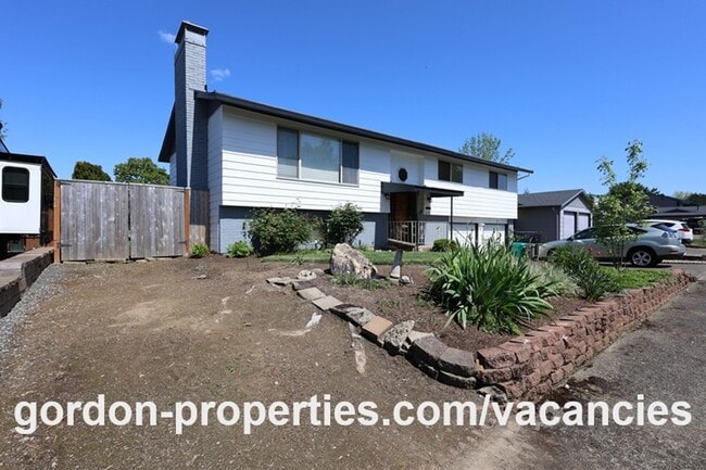 Photo - NE 22nd Ct - Gresham 4 bedroom split level home