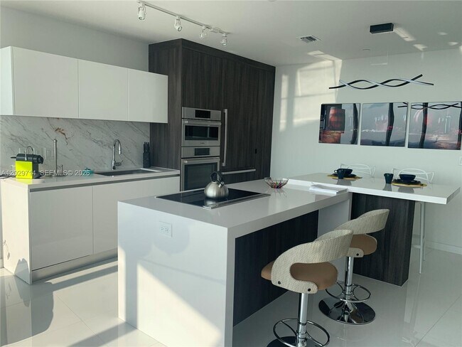 Photo - 851 NE 1st Ave Unit 3404
