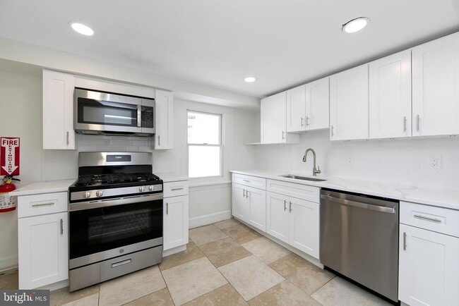 Photo - 201 Chester Ave Unit C