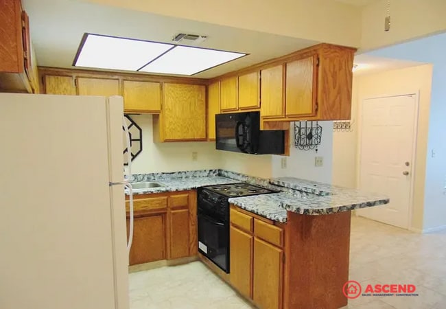 Photo - Cute 2 Bedroom Off Stockdale Hwy and Calif...